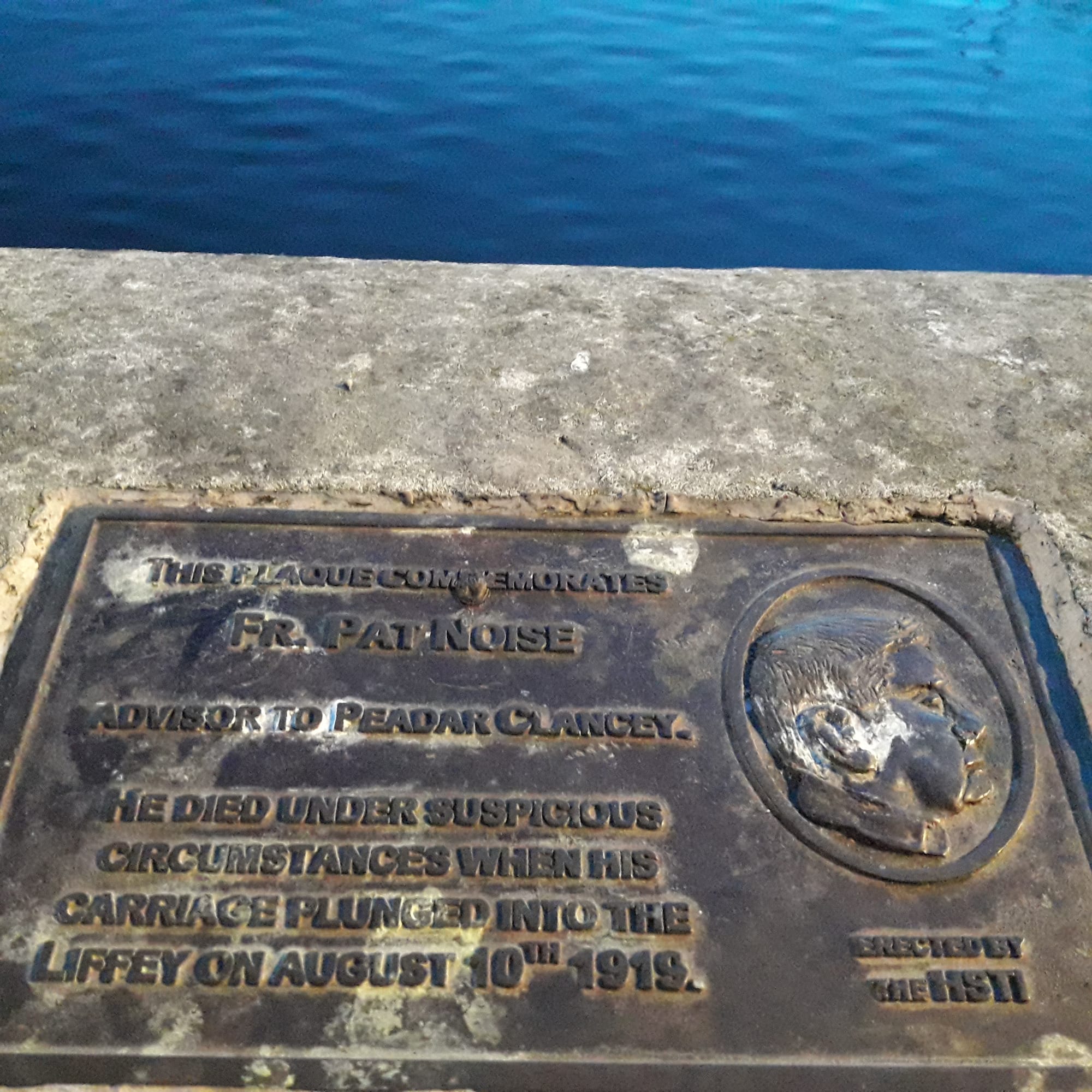 2019 03 28th River Liffey  O Connell Street Dublin Father Pat Noise