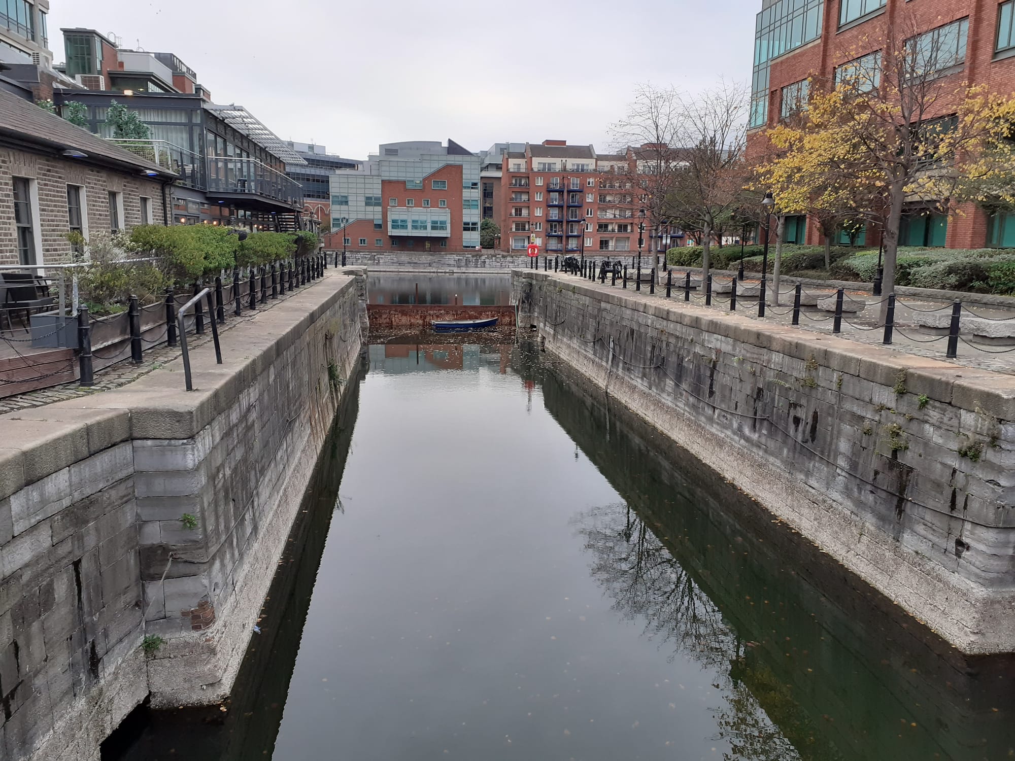 2019 10 22nd River Liffey Georges Dock  inner dock