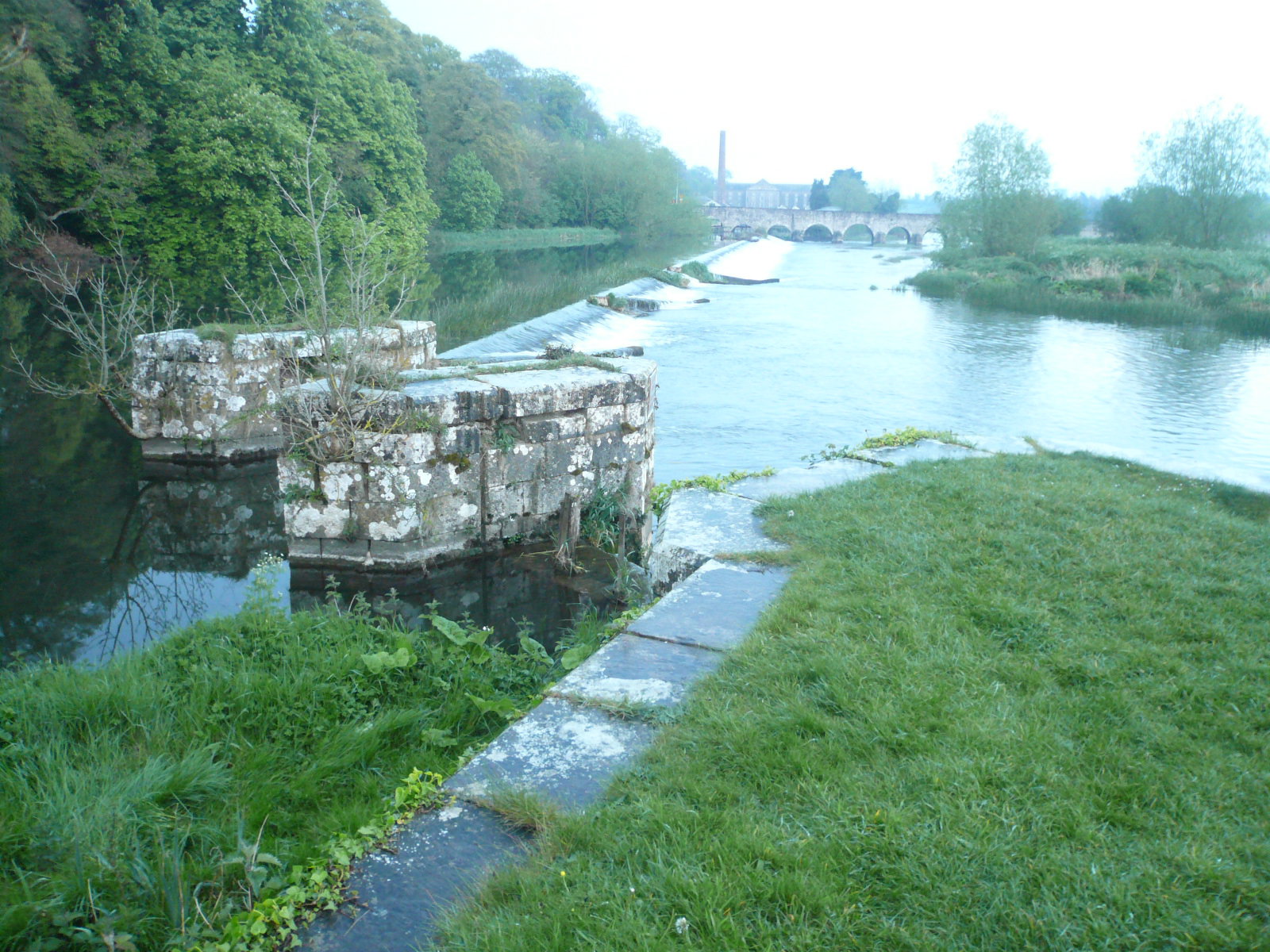2017 05 Boyne Navigation, Slane weir