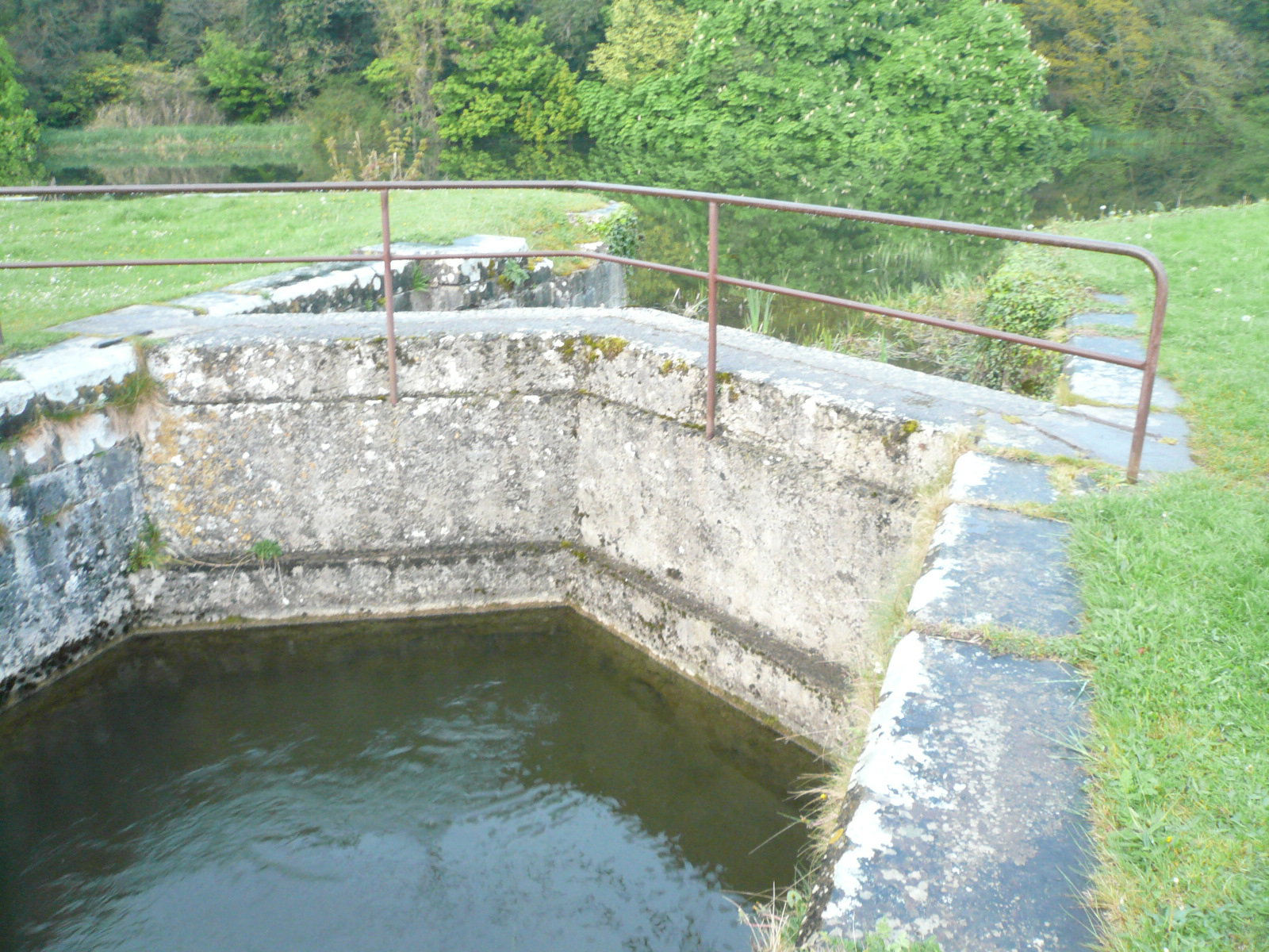 2017 05 Boyne Navigation, Slane Lock
