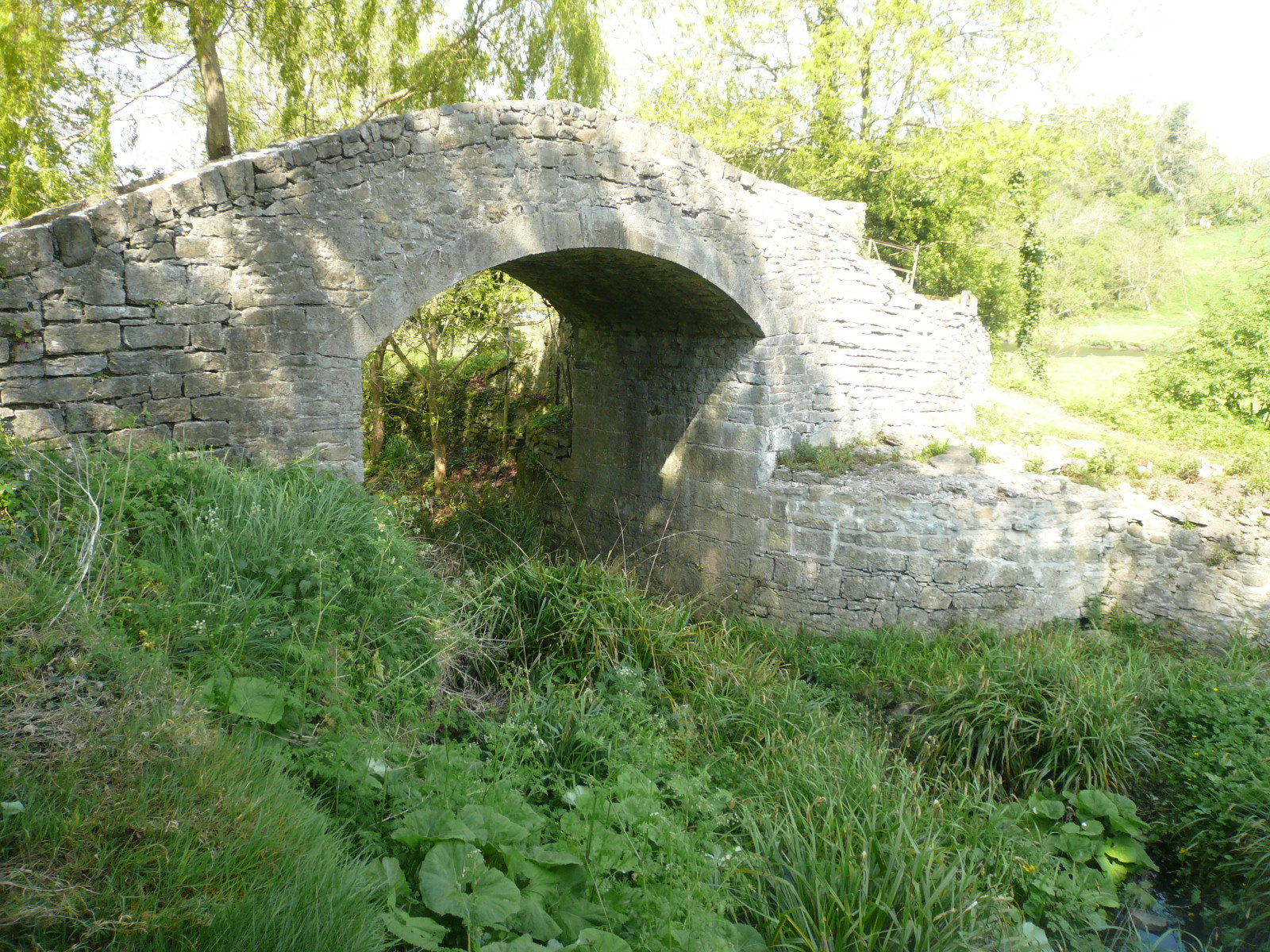 2017 05 Boyne Navigation, Staleen Lock bridge