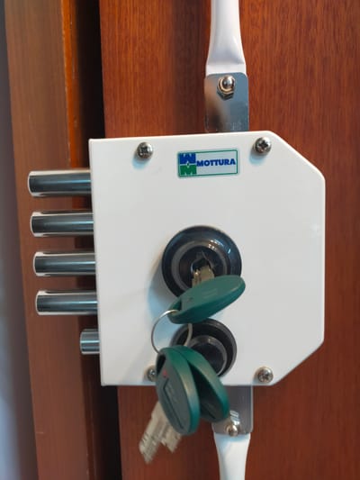 Cerraduras Multipunto y Cerraduras Convencionales