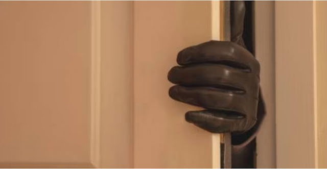ABRIR UNA PUERTA ILEGALMENTE