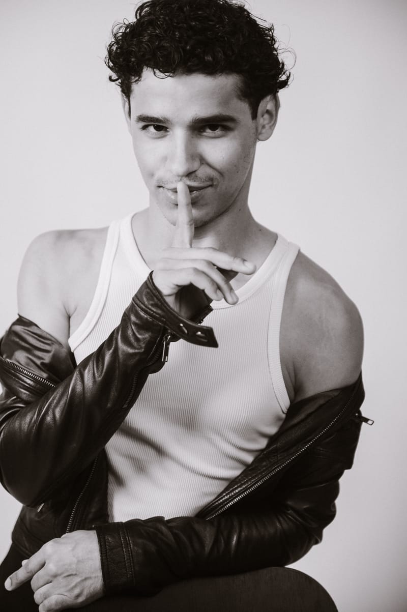 Resume: Theatre & Modeling