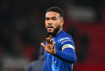 Sem técnico' e com um a menos, Chelsea perde para o Fulham e agrava crise na Premier League