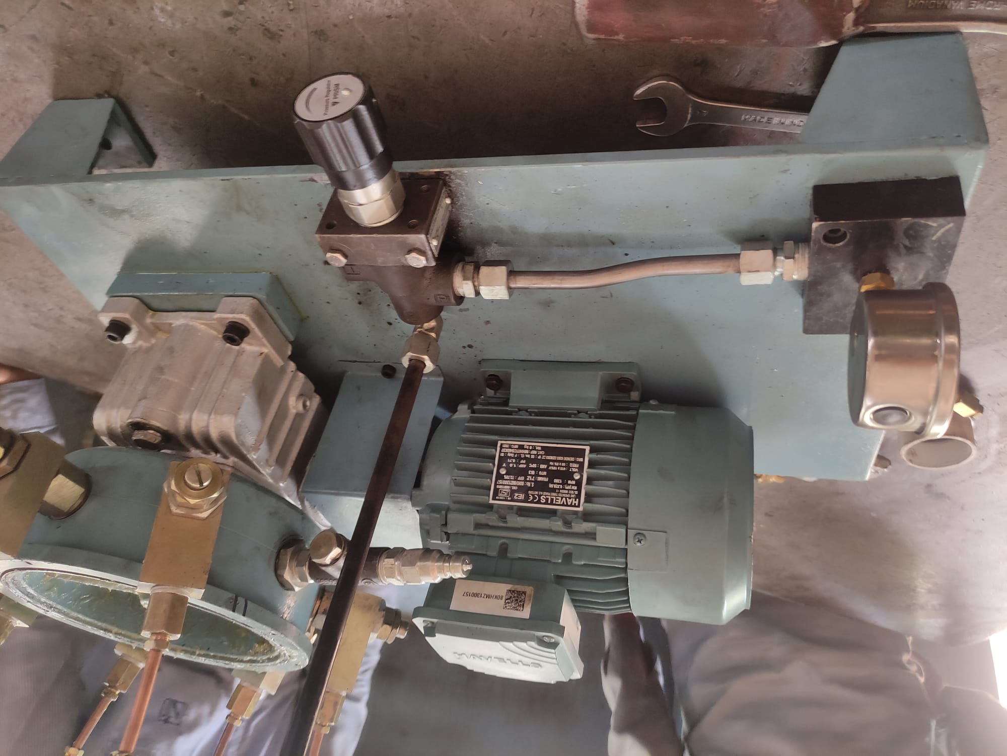 GREASE PUMP ASSEMBLY