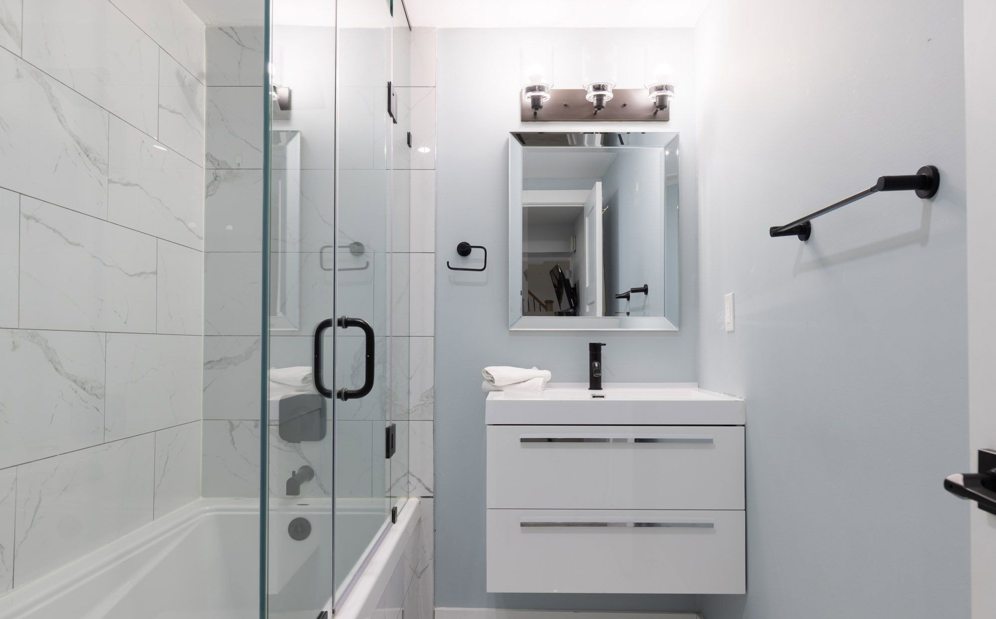 Kitchen & Bathroom