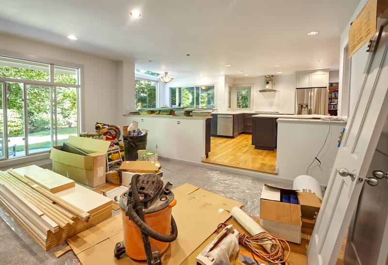 10 Red Flags That Tell You a Renovation Contractor Isn't Who They Say They Are