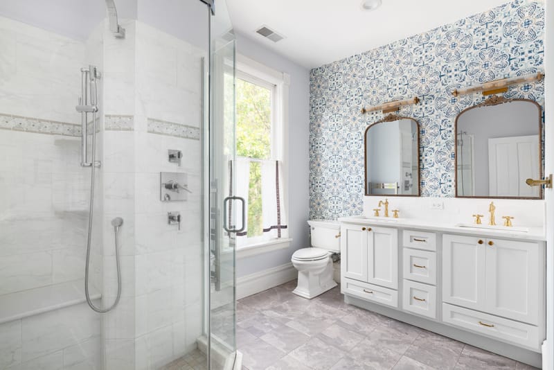 Walk-In Shower vs. Bathtub in GTA Bathrooms: The Resale Case for Keeping or Removing the Tub