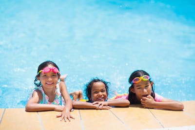 “Lya-hu na Påtgon Famalao’an (My Sisters): Never Forget Your Protective Heart.”I Tulu Na Puti Sihek Ñeña: The Three Little Bird Sihek Sisters.