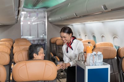 ¿Cómo llamar a Spirit Airlines Colombia teléfono para atención inmediata en español?