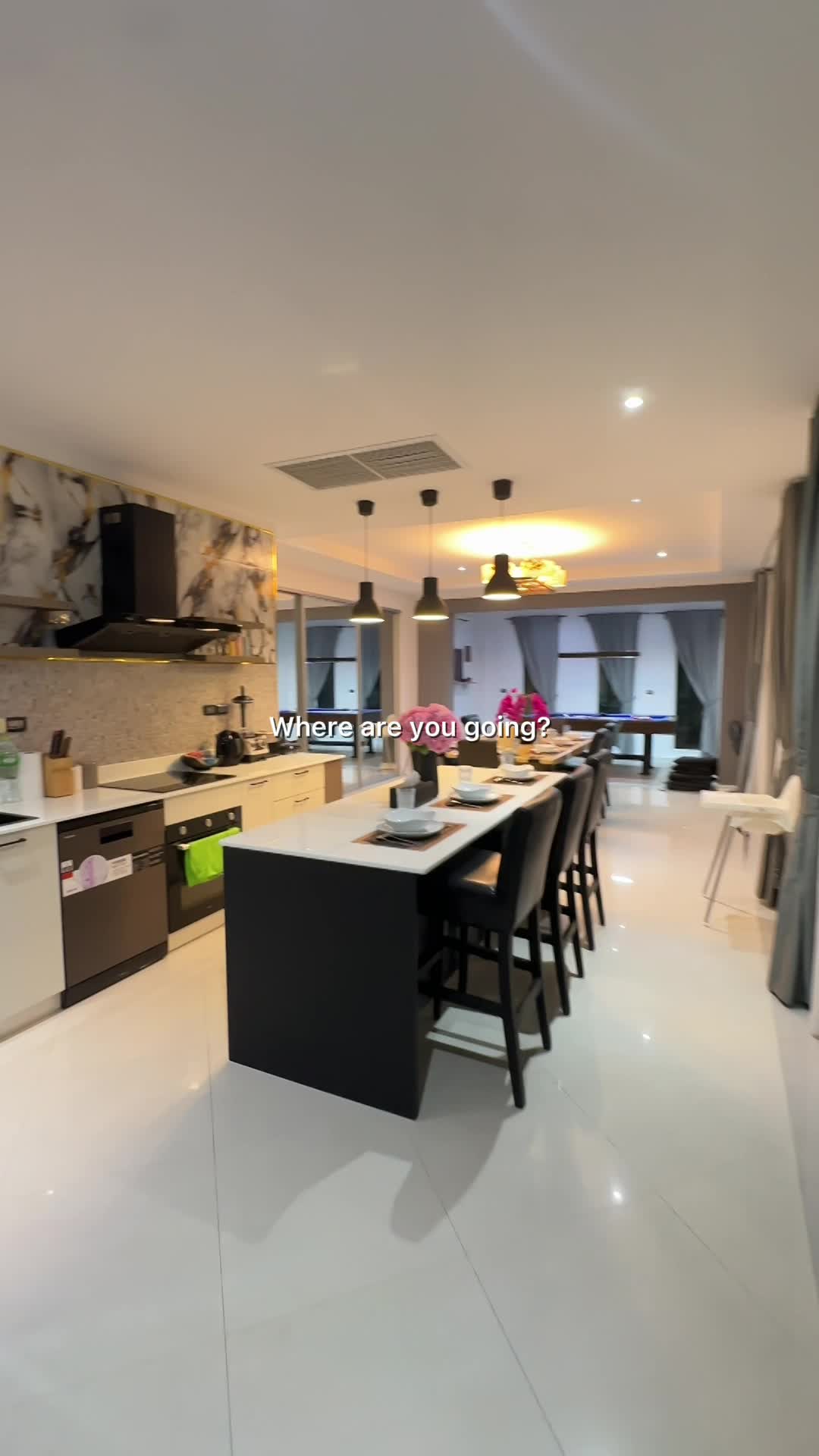 6 Bedroom 6 Bedroom Villa