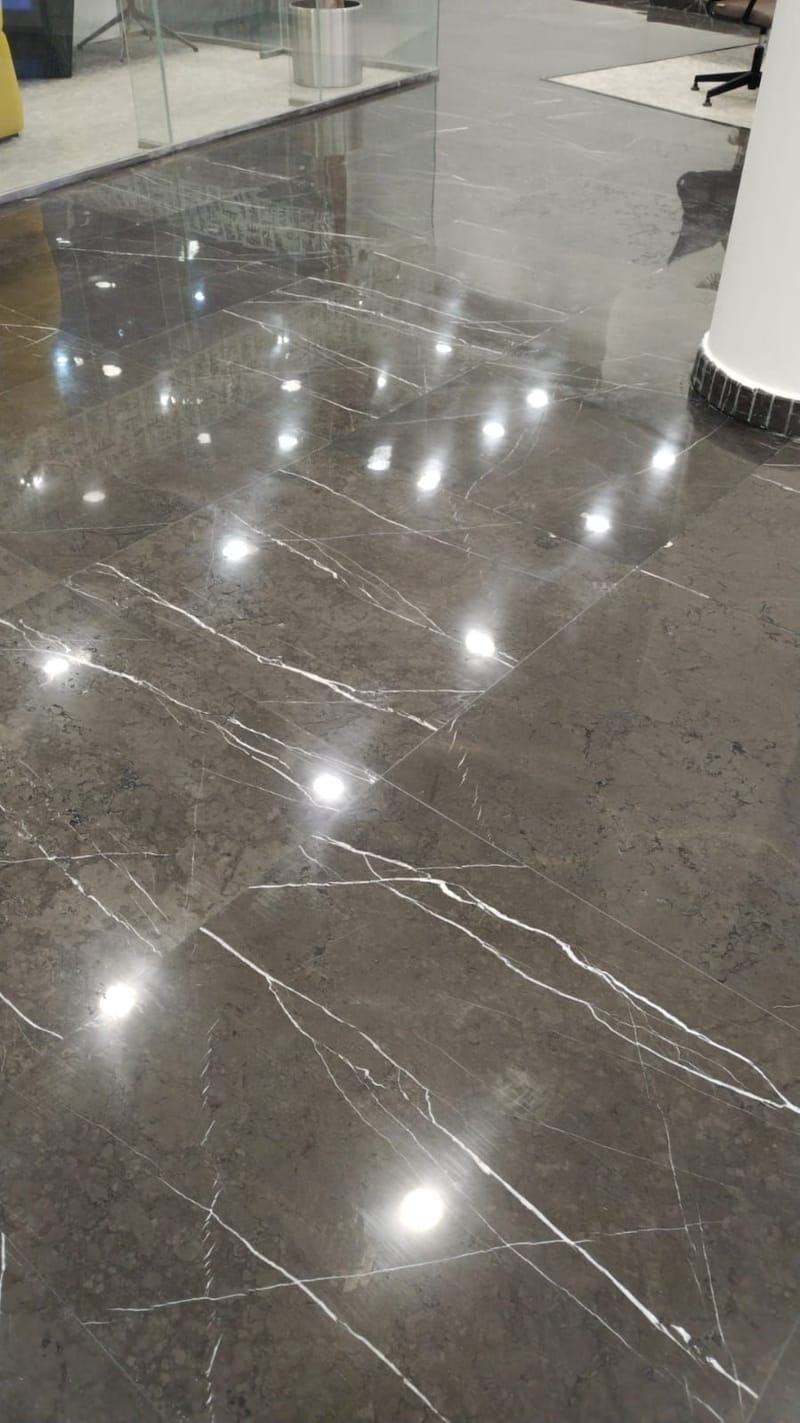 صقل الرخام ومعالجة الفواصل