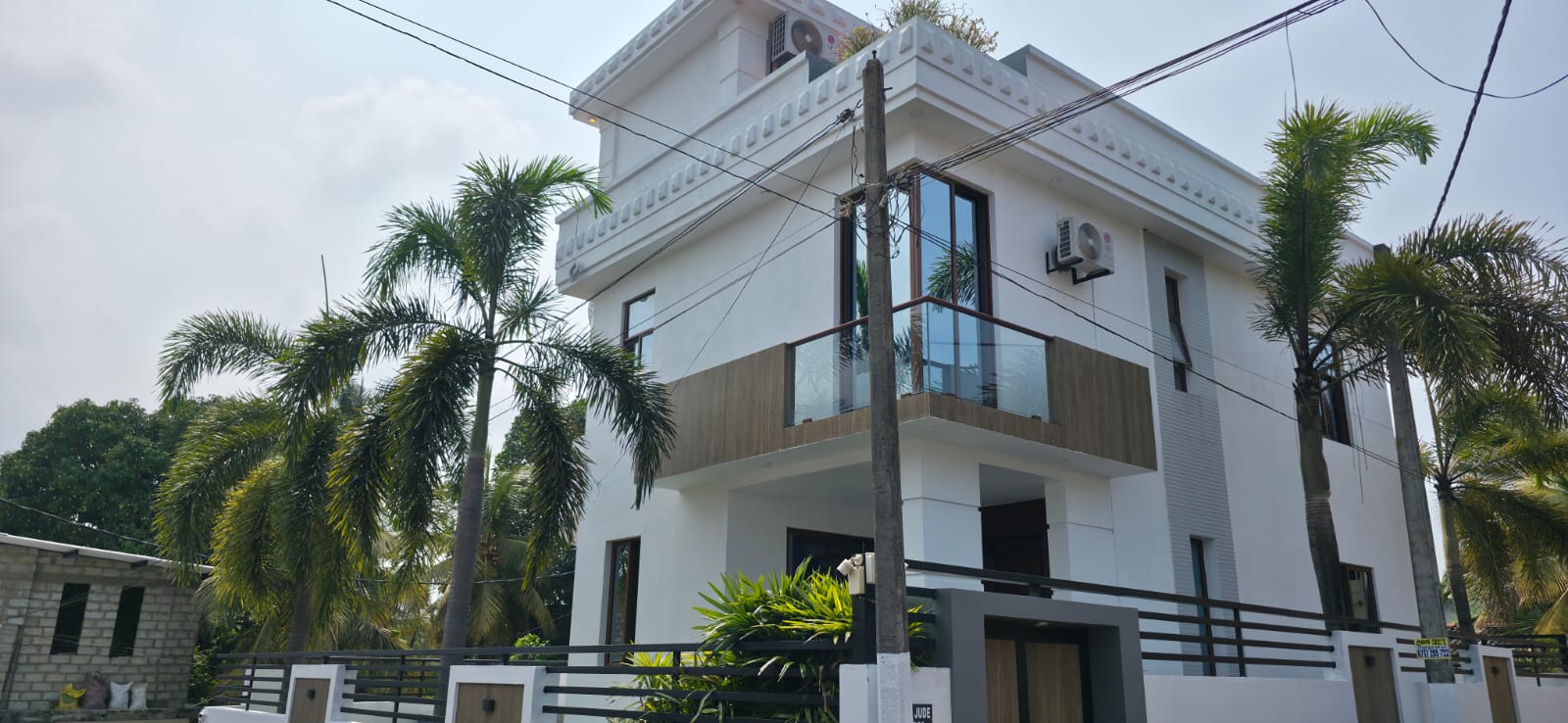 DEHIWALA - LUXURY BUILDING FOR SALE
