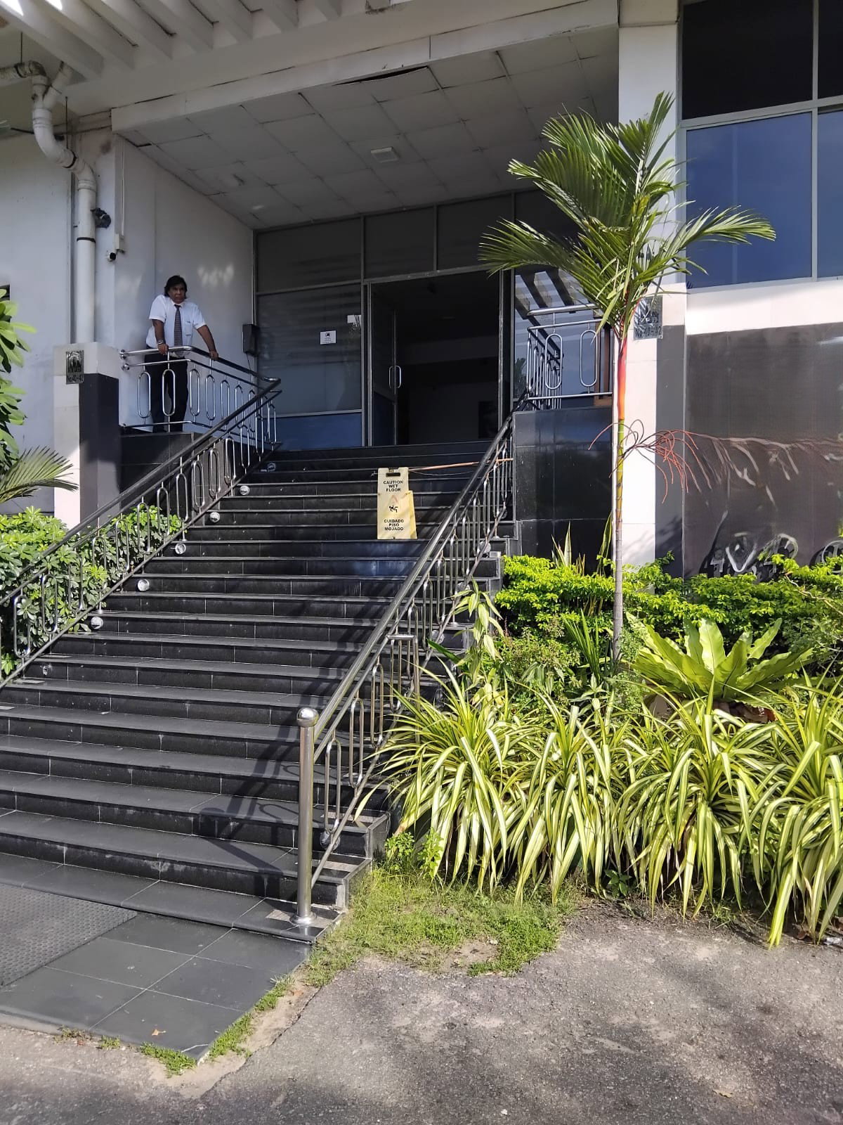 Fully Furnished Apartment for rent in Colombo 04