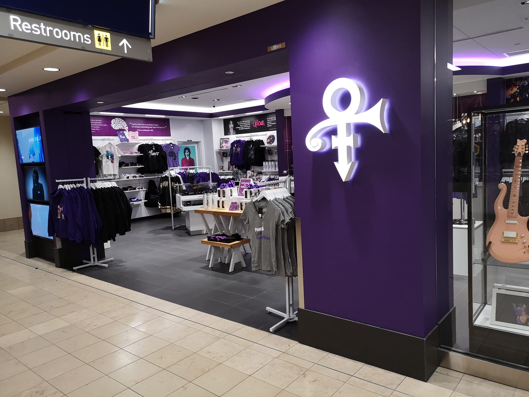Prince-Store at MSP-Airport