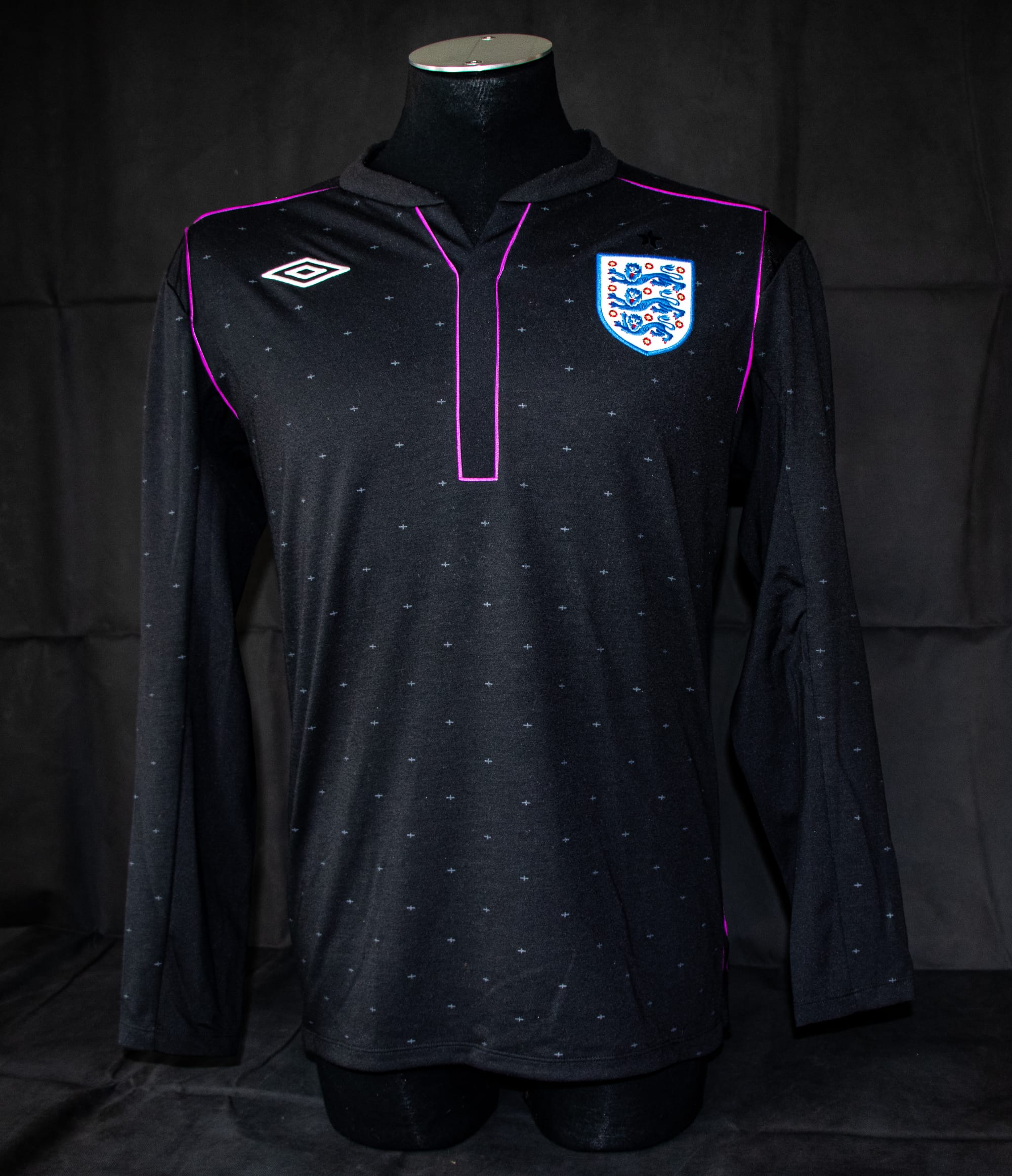 England Goalkeeper Kit 2010-2011