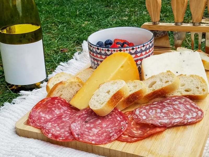 PICNIC HAMPER (IMAGE FOR ADVERTISING PURPOSE ONLY)