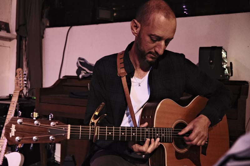 סול - בית ספר אינטראקטיבי ללימוד גיטרה