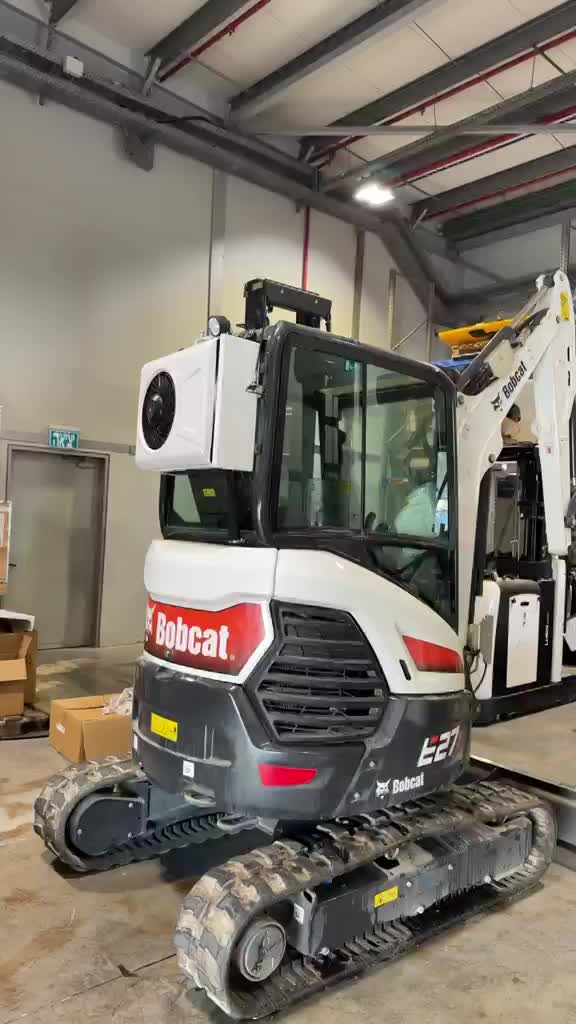 מיני מחפרון BOBCAT