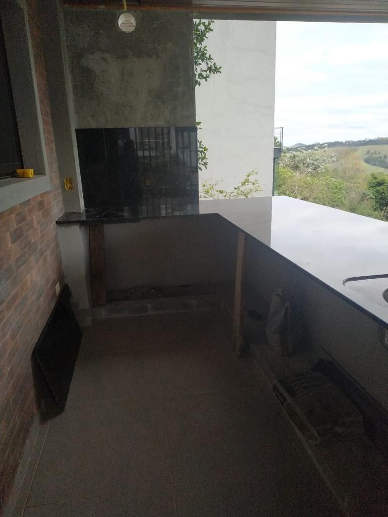 Execução de um espaço gourmet e rampa de garagem  no condomínio Recanto Santa Bárbara - Jambeiro/SP