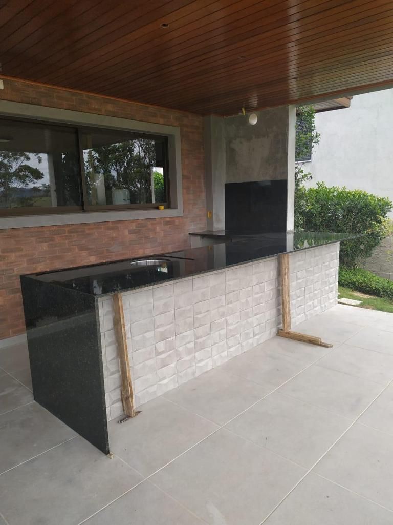 Execução de um espaço gourmet e rampa de garagem  no condomínio Recanto Santa Bárbara - Jambeiro/SP