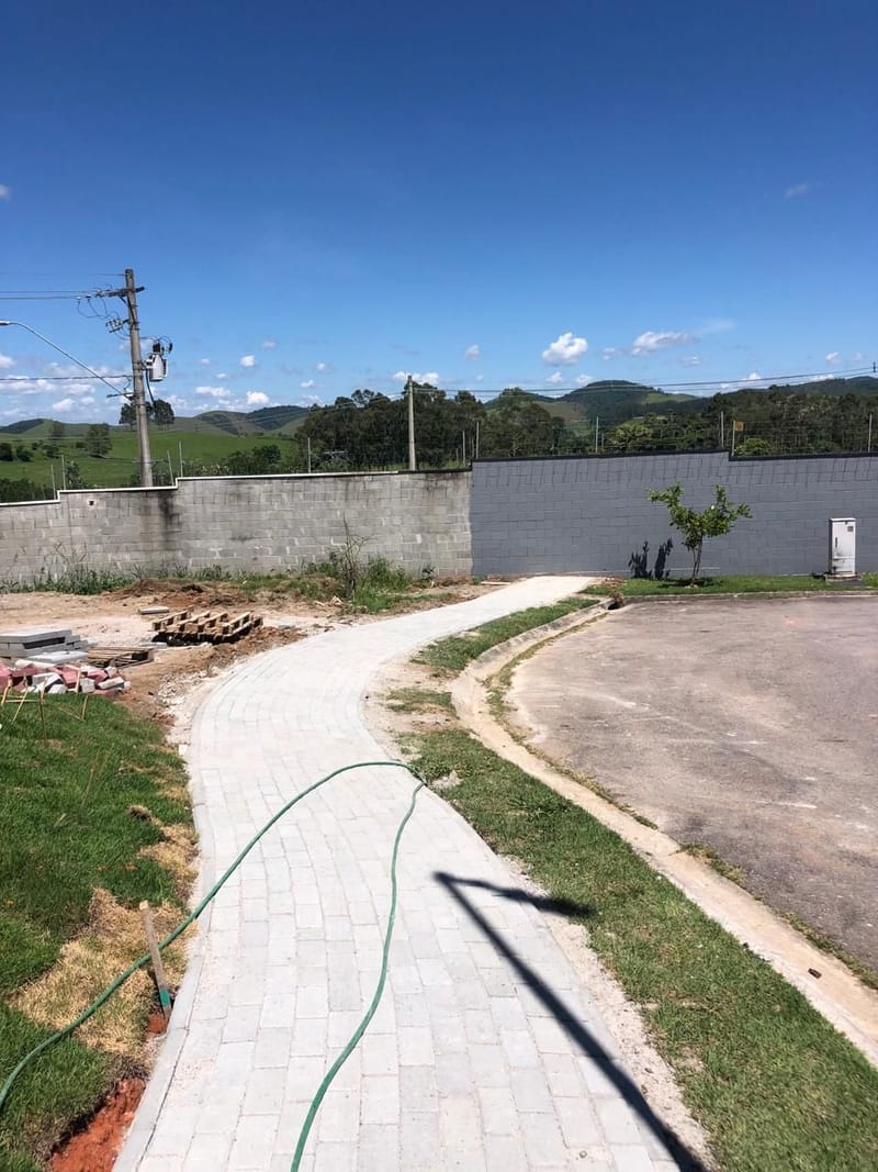 Obra executada no condomínio Monte Carlo - Urbanova/SP