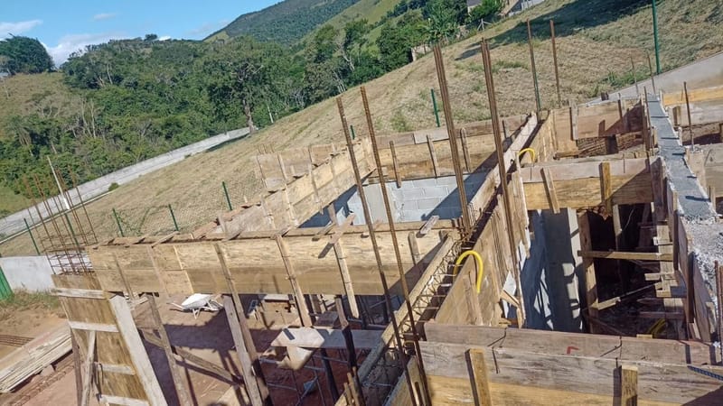 Casa Alto padrão no condomínio residencial São Francisco - Jambeiro