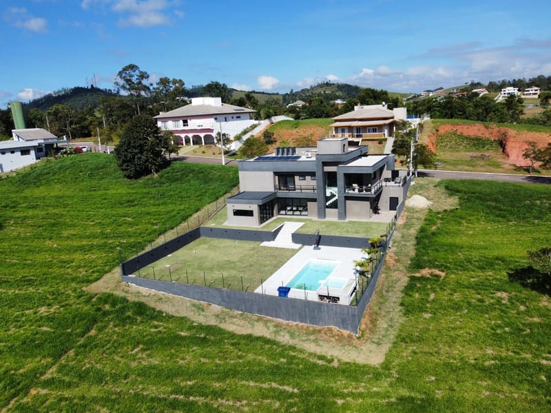 Casa Alto padrão no condomínio residencial São Francisco - Jambeiro