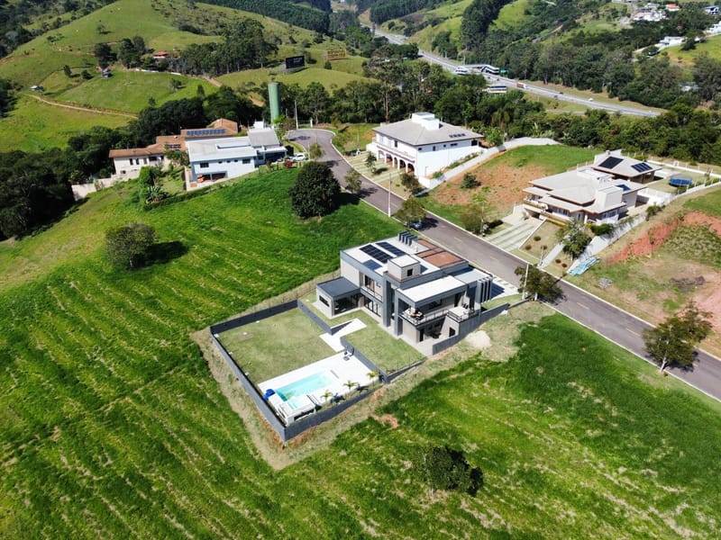 Casa Alto padrão no condomínio residencial São Francisco - Jambeiro