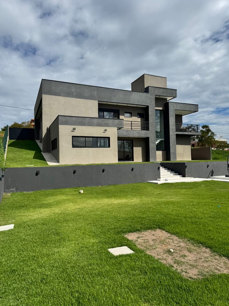 Casa Alto padrão no condomínio residencial São Francisco - Jambeiro