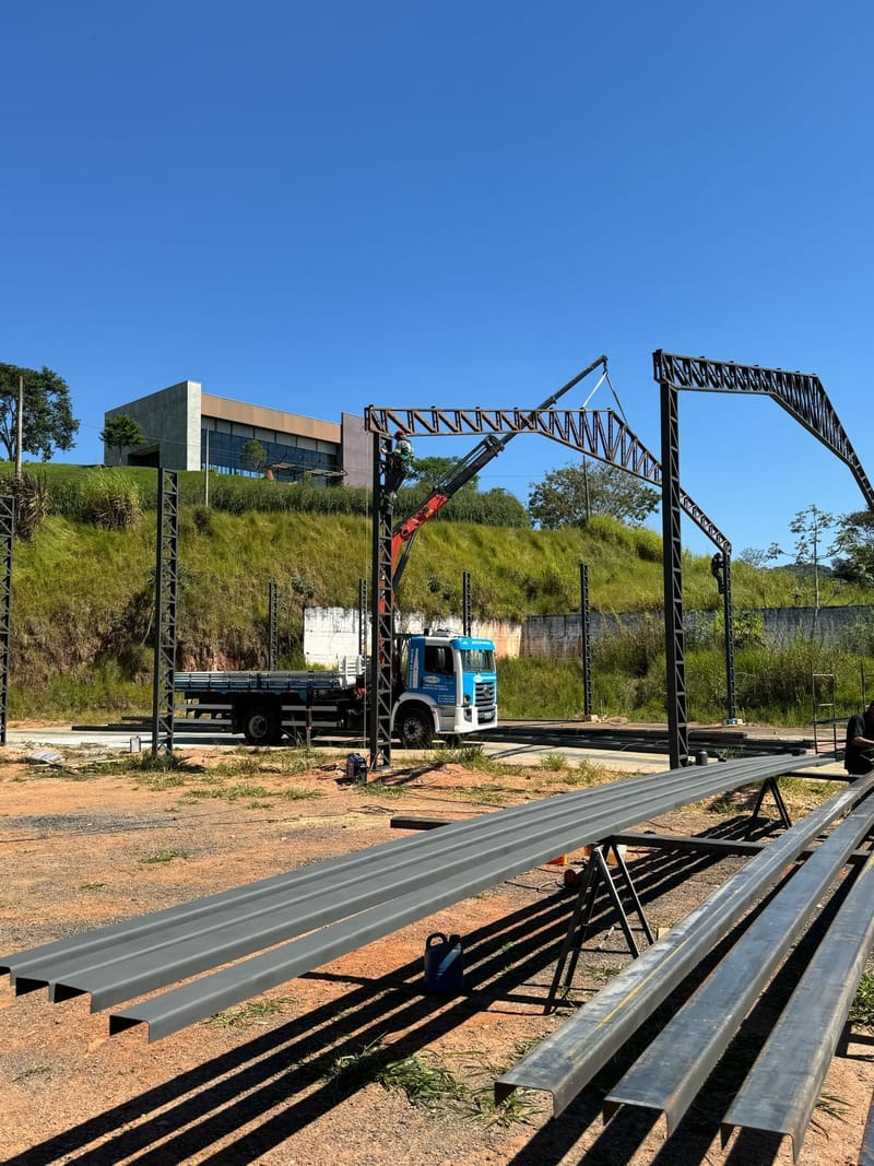 Obra de uma quadra Poliesportiva no munícipio de Jambeiro/SP