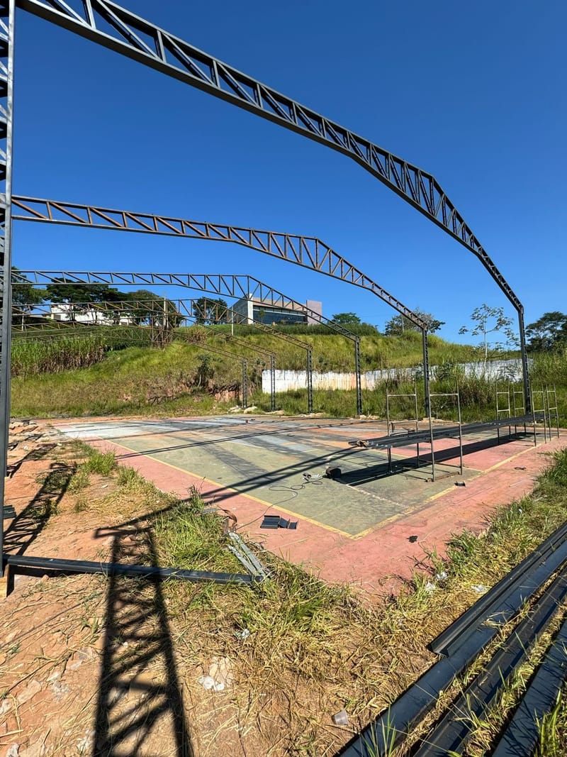 Obra de uma quadra Poliesportiva no munícipio de Jambeiro/SP