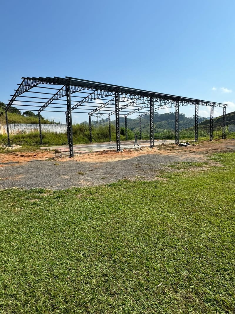 Obra de uma quadra Poliesportiva no munícipio de Jambeiro/SP