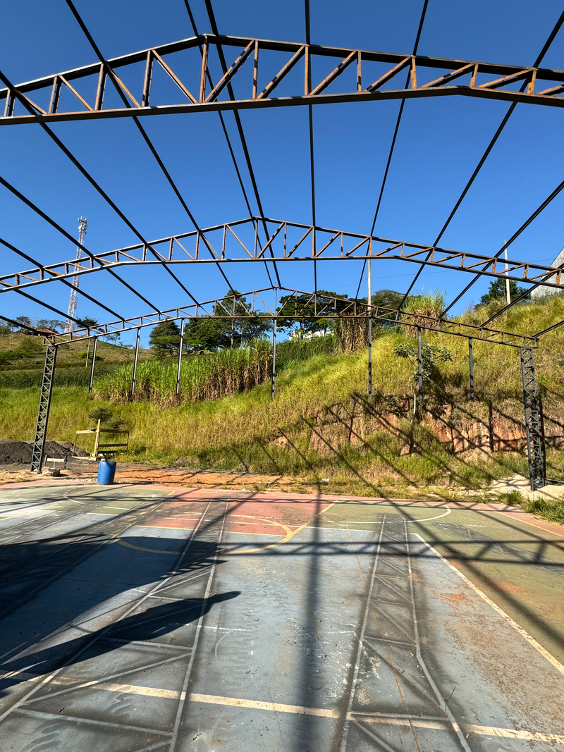 Obra de uma quadra Poliesportiva no munícipio de Jambeiro/SP