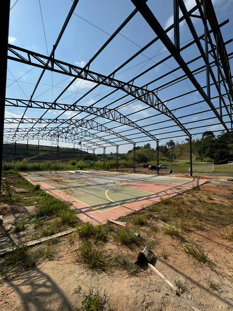 Obra de uma quadra Poliesportiva no munícipio de Jambeiro/SP
