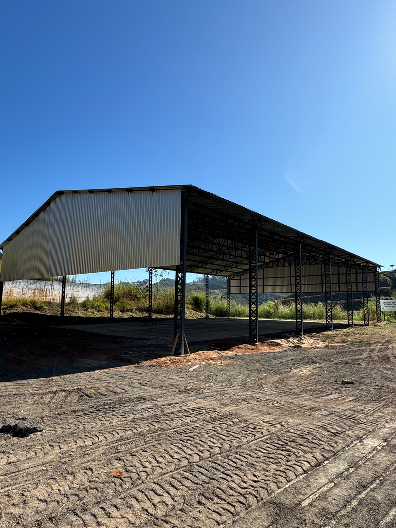 Obra de uma quadra Poliesportiva no munícipio de Jambeiro/SP