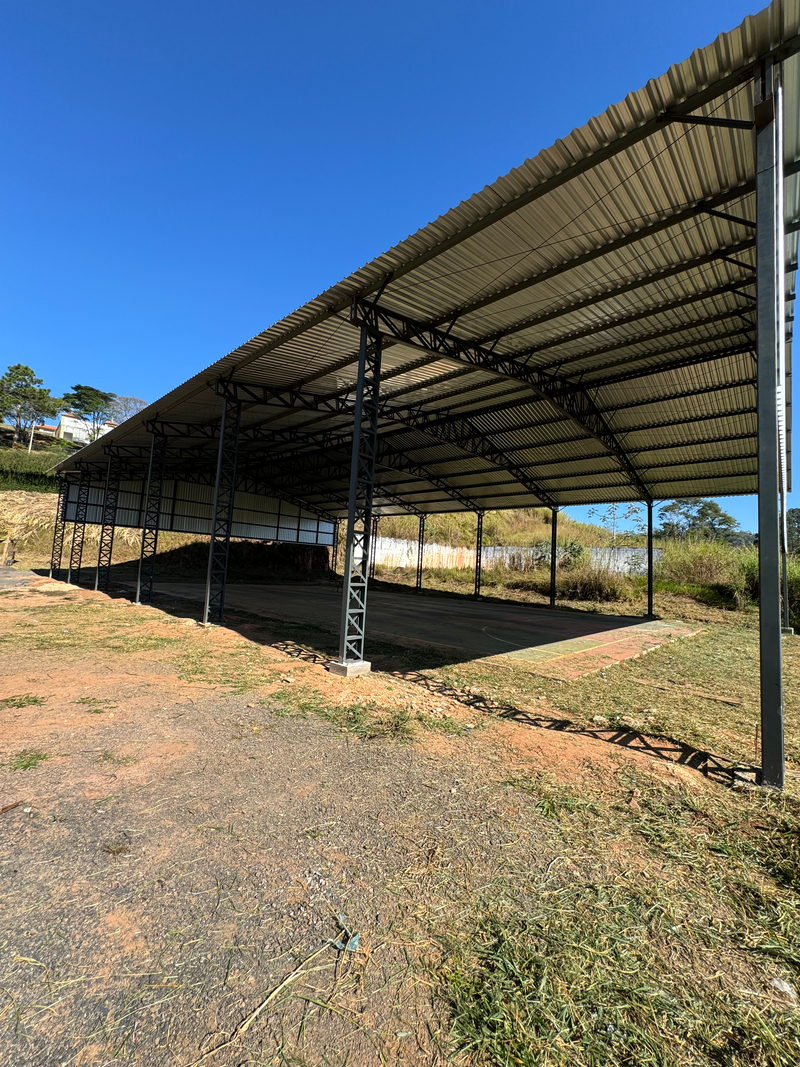 Obra de uma quadra Poliesportiva no munícipio de Jambeiro/SP