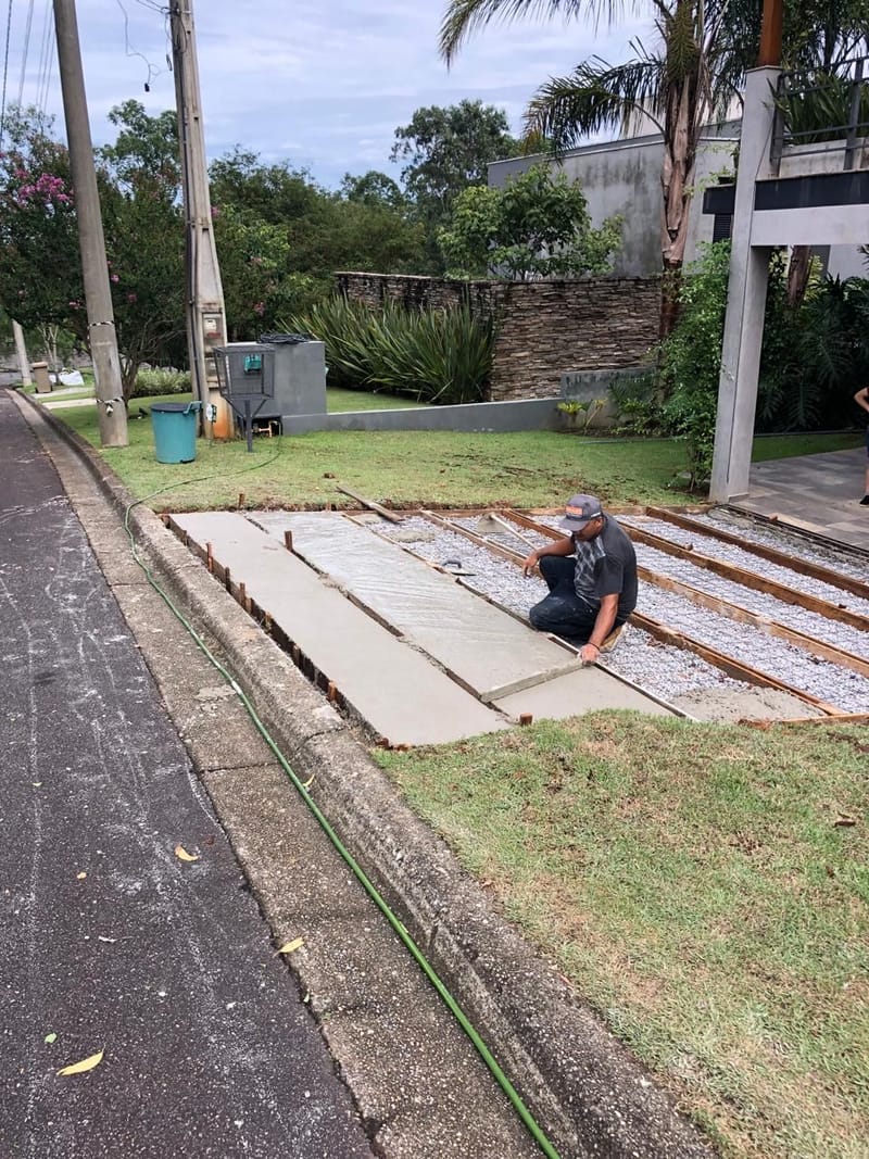 Execução de um espaço gourmet e rampa de garagem  no condomínio Recanto Santa Bárbara - Jambeiro/SP