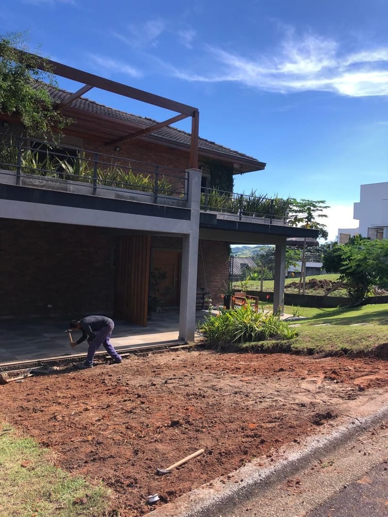 Execução de um espaço gourmet e rampa de garagem  no condomínio Recanto Santa Bárbara - Jambeiro/SP