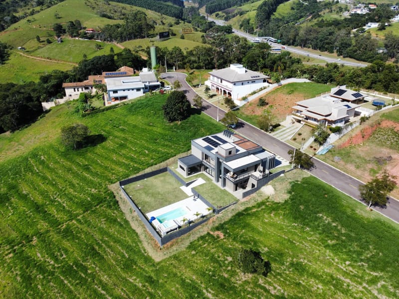 Casa Alto padrão no condomínio residencial São Francisco - Jambeiro