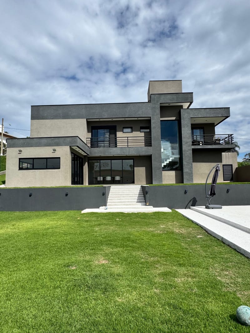 Casa Alto padrão no condomínio residencial São Francisco - Jambeiro