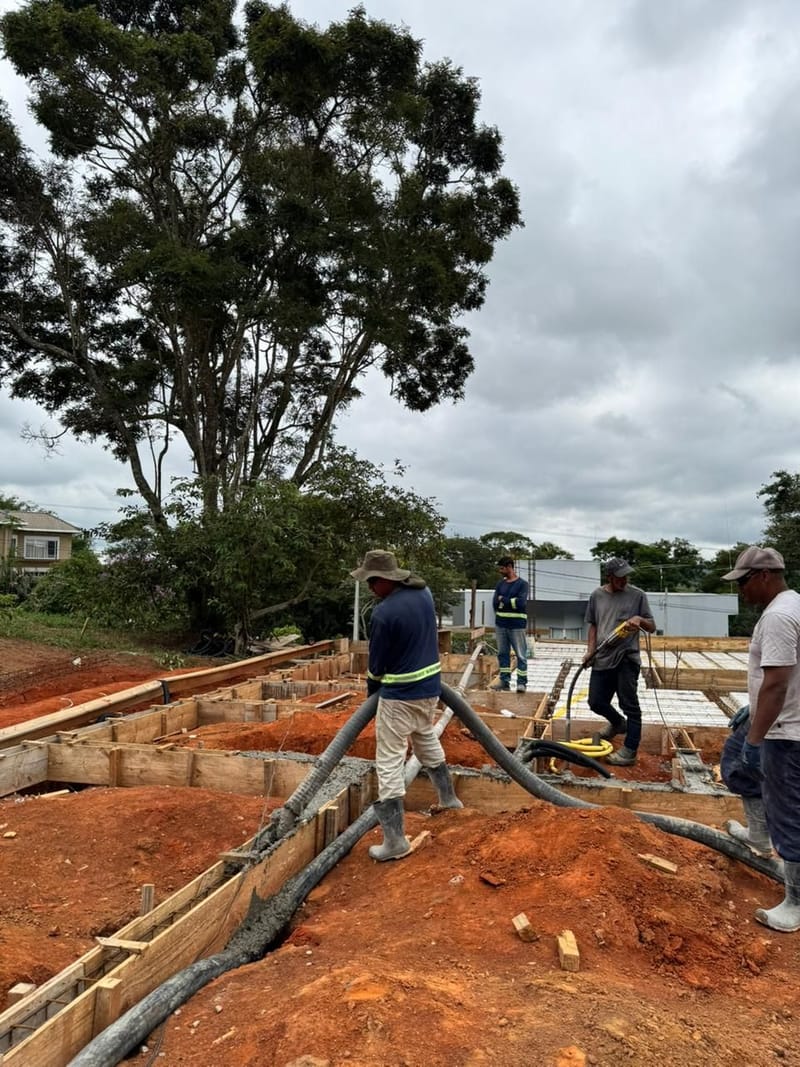Obra executada no condomínio residencial Recanto Santa Bárbara - Jambeiro/SP