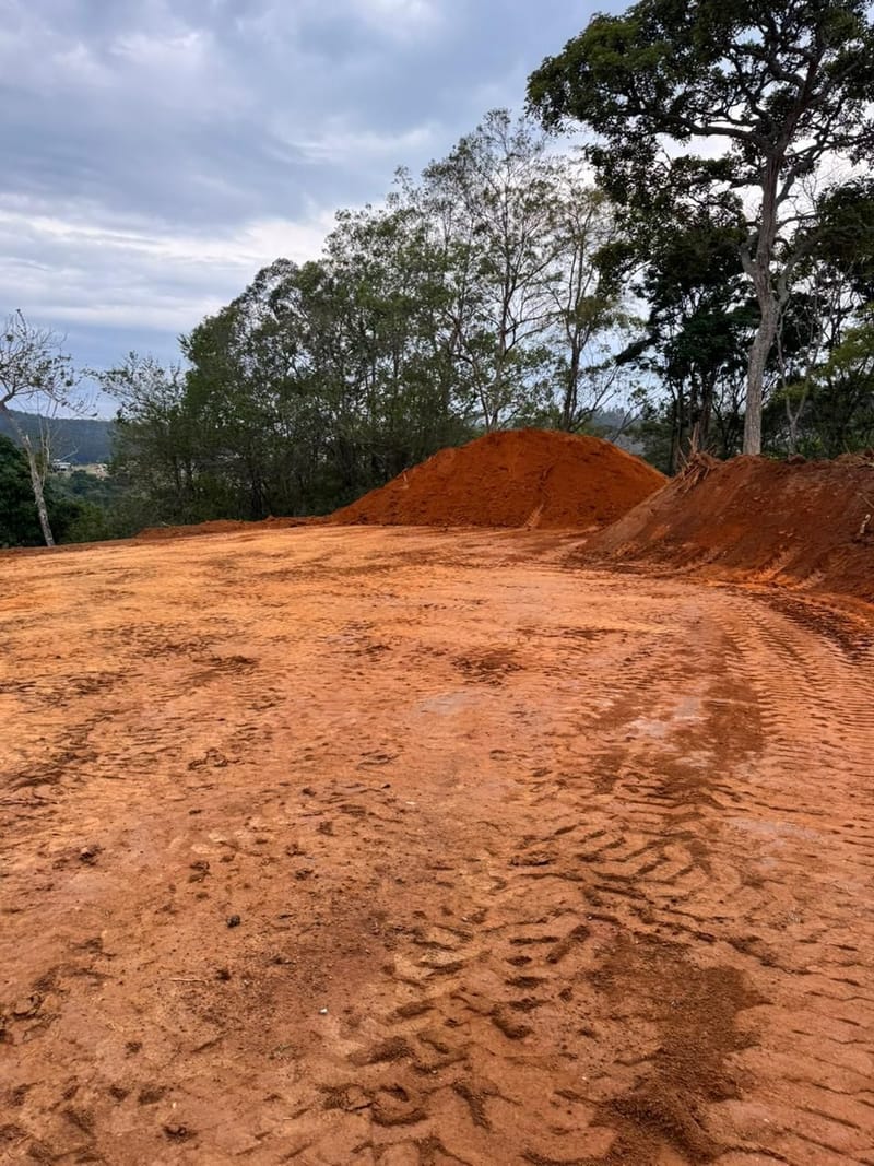 Obra executada no condomínio residencial Recanto Santa Bárbara - Jambeiro/SP