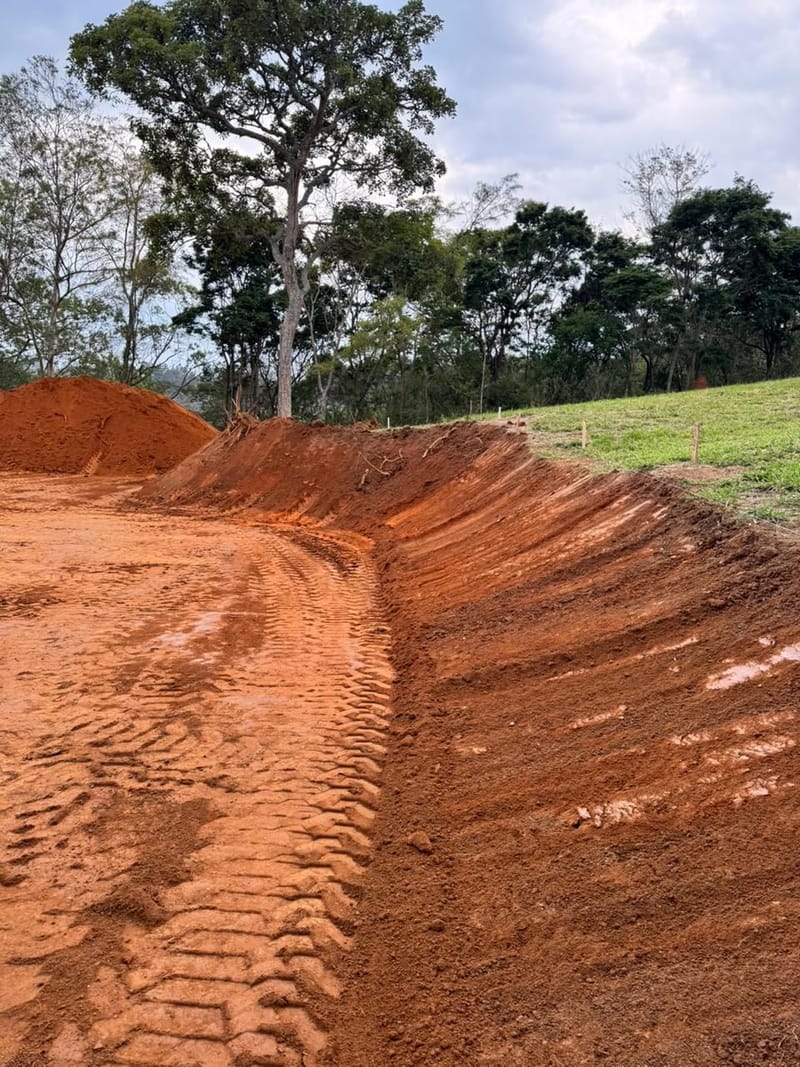 Obra executada no condomínio residencial Recanto Santa Bárbara - Jambeiro/SP