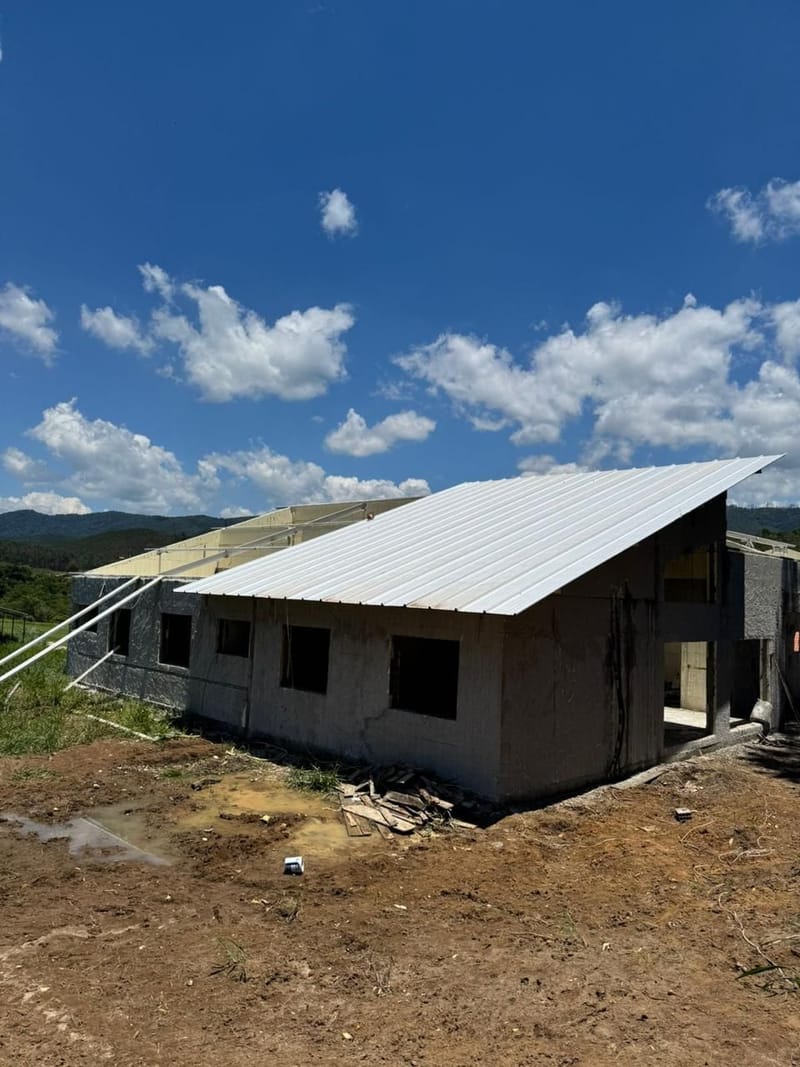 Obra em andamento no condomínio aeronáutico Ipuã
