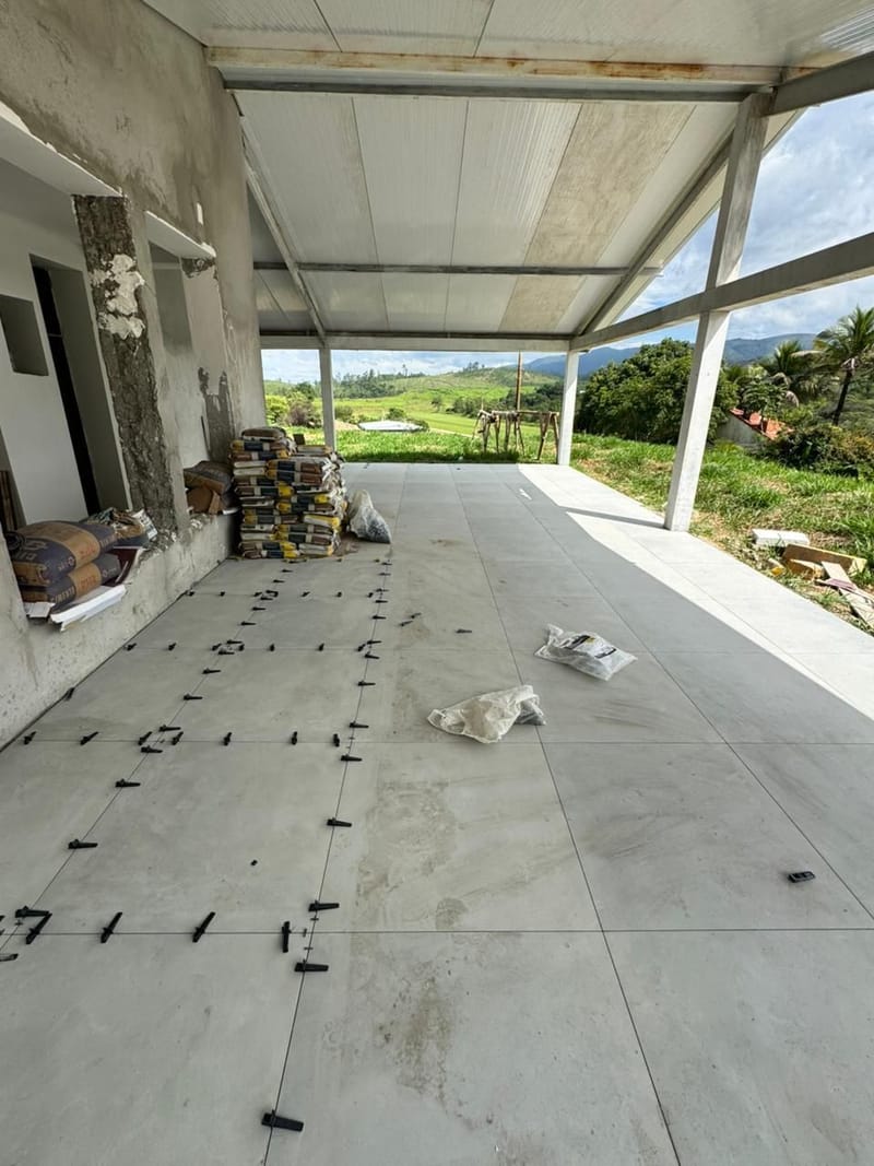 Obra em andamento no condomínio aeronáutico Ipuã