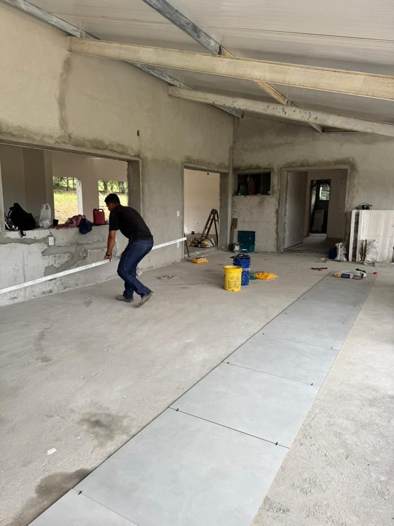 Obra em andamento no condomínio aeronáutico Ipuã