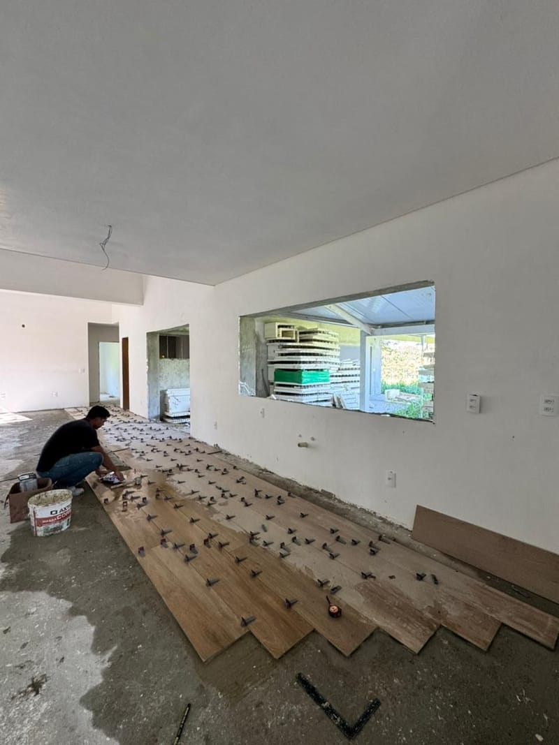 Obra em andamento no condomínio aeronáutico Ipuã