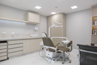 CLÍNICA ODONTOLÓGICA - IDEAL IMPLANTES